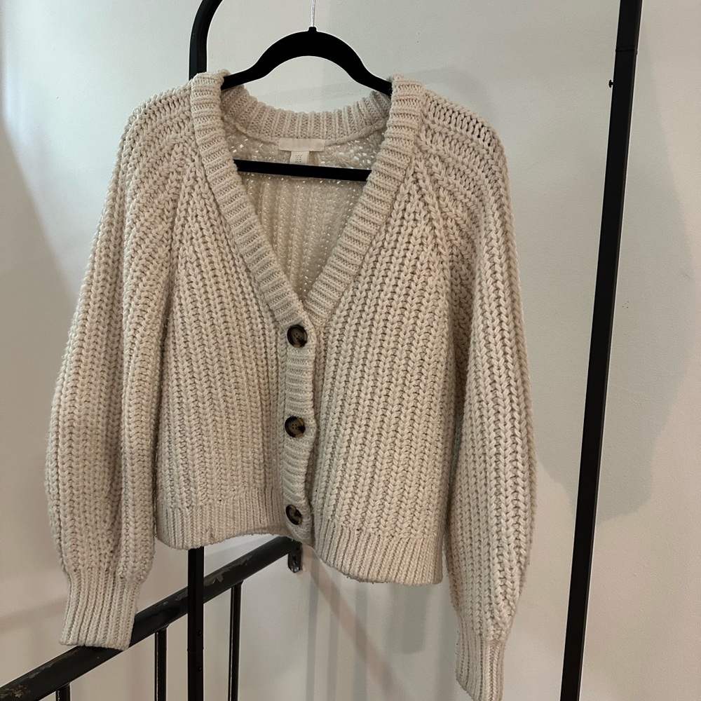 H & M sweater
